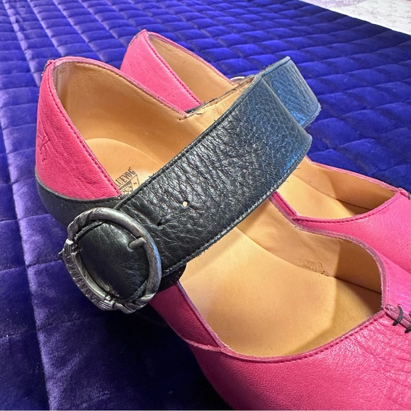 Fluevog Prepare Leader Platform Mary Jane Heel in Pink/Black ๐ฉท๐ค - Picture 5 of 8